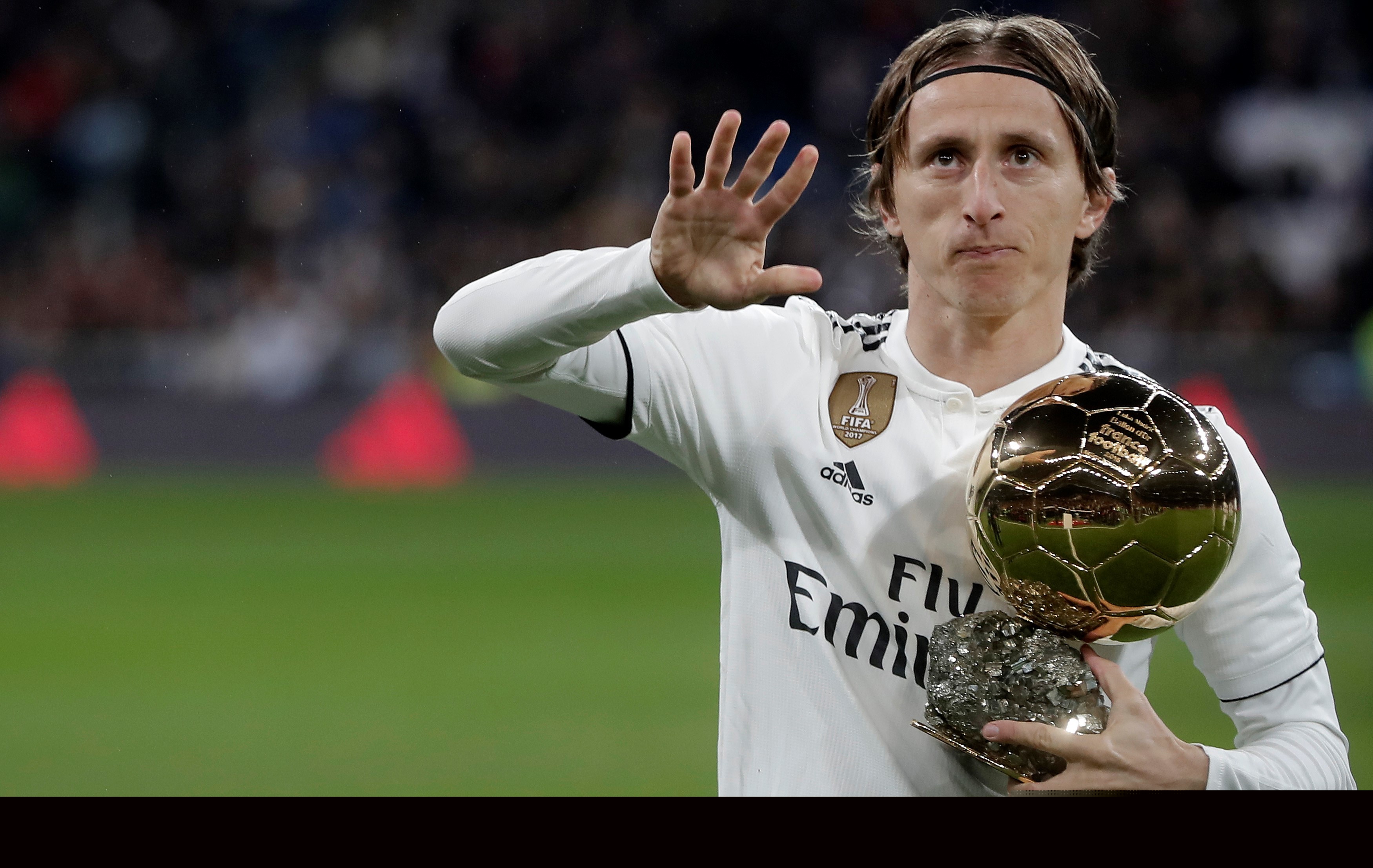 曼联逆境重生：十人应战下的3-2逆转胜利，转折点何在？